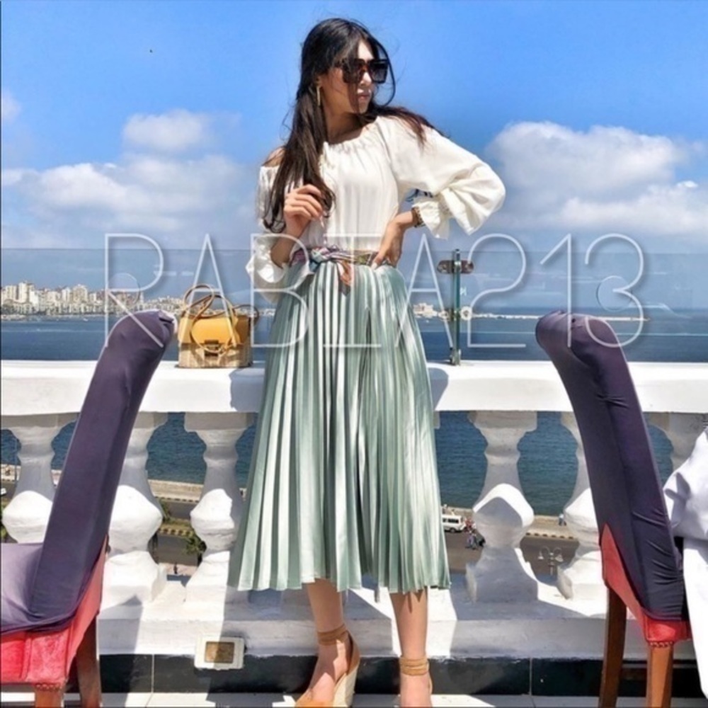 ZARA satin effect pleated skirt  3067/161